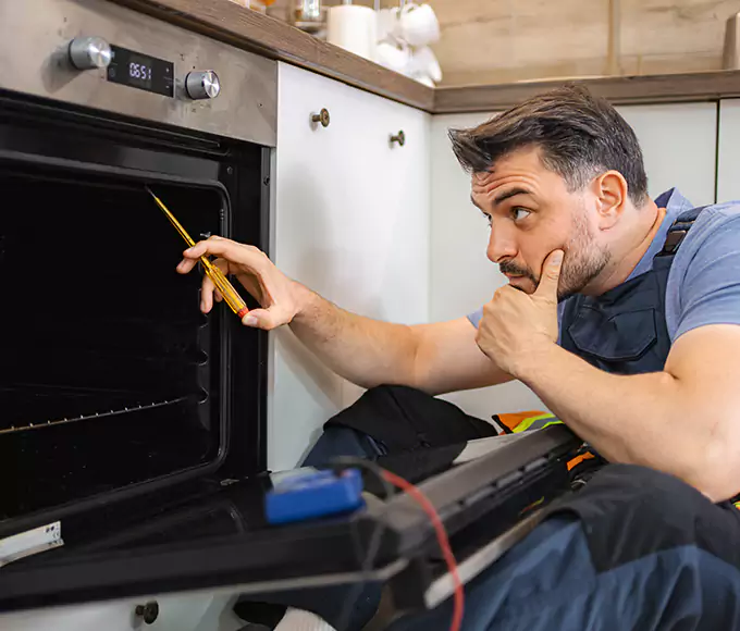 Why Holden Households Choose Holden Appliance Pro for Every Gas Oven Fix?